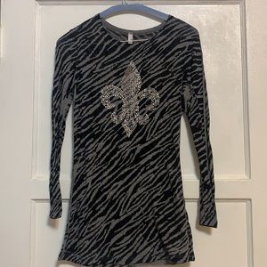 NEW Y2K HOT CHOCO FLEUR DE LIS GRAY BLACK  ZEBRA BURNOUT TUNIC TOP EMBELLISHED